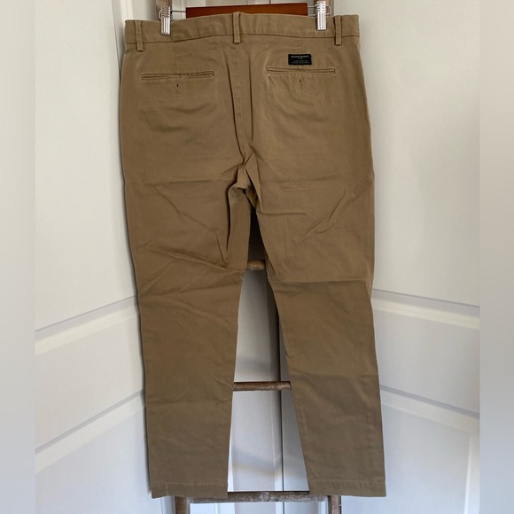Men’s Banana Republic Fulton Chino - Size 34x32 - Color: Khaki - Picture 3 of 6